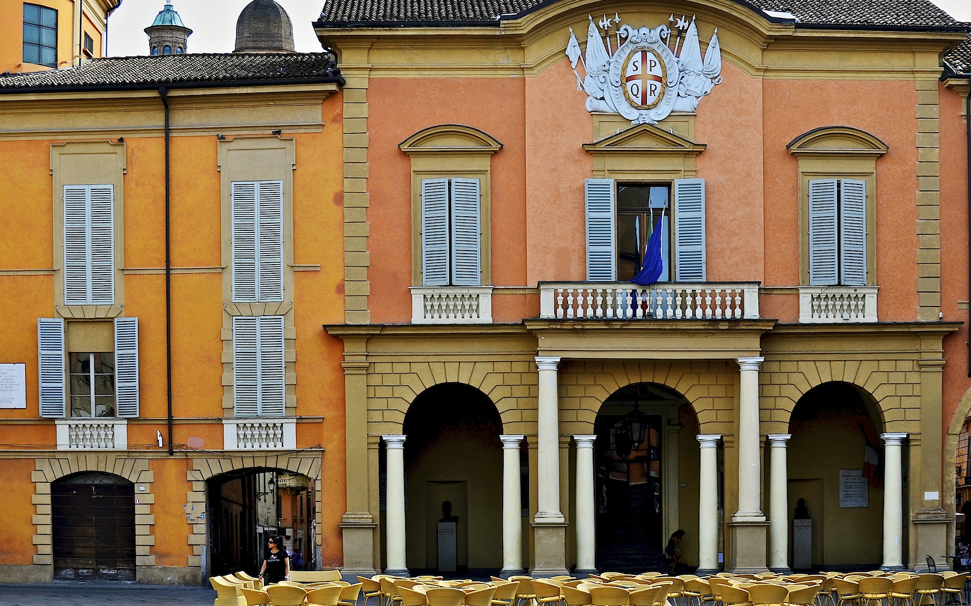 photo: https://upload.wikimedia.org/wikipedia/commons/2/28/Palazzo_sede_Municipale.jpg